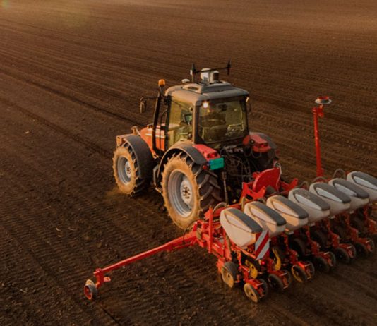 Piloto automático para maquinaria agrícola XAG APC1