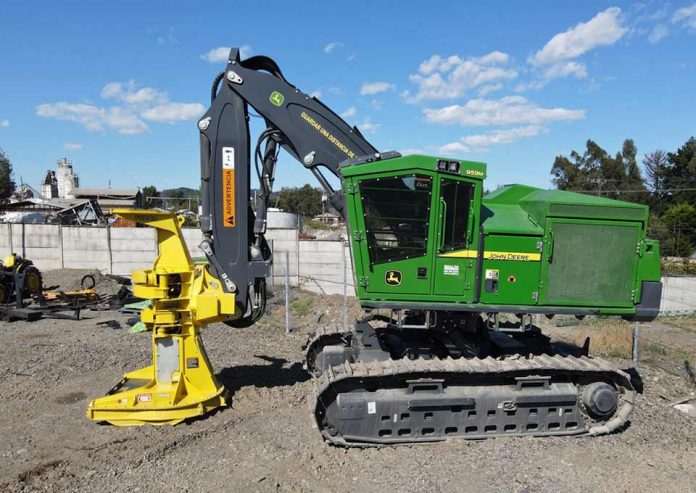 Feller Buncher 959M: el potente John Deere que llega a la industria forestal chilena