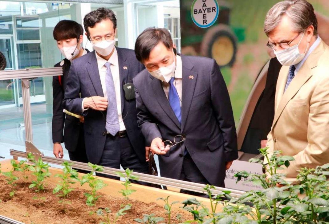 Corea y el IICA buscan alianzas para impulsar agricultura baja en carbono y mejorar calidad de vida en zonas rurales  