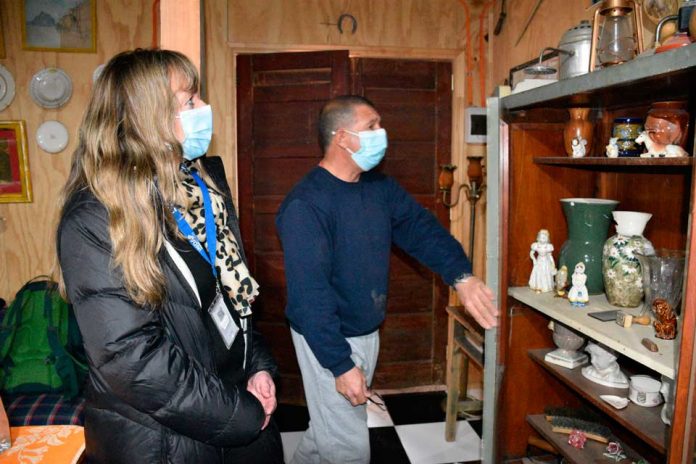 Espumante a la antigua en Ranquil acrecienta la propuesta del Turismo Rural de Indap Con la mirada puesta en hacer del turismo una actividad rentable, sustentable, que vaya de la mano de la educación de la comunidad para resguardar el tesoro natural en que viven, Walter Lucas Kandia está embarcado en fomentar el desarrollo turístico de Ranquil a través del enoturismo con el apoyo de INDAP,