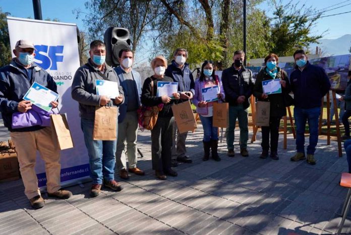 INDAP conmemora Día del Campesino con entrega de maquinaria y distinciones a agricultores 