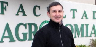 Industria del Kiwi entregó reconocimiento a profesor-investigador de Agronomía UdeC