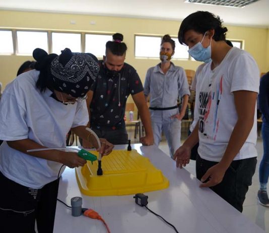 Vecinos y estudiantes de San Pedro de Atacama recibieron clase magistral de permacultura