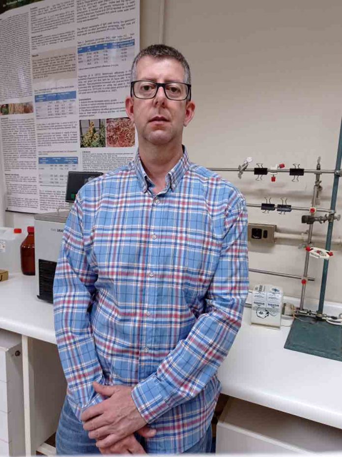 Experto de Agronomía UdeC busca desarrollar herramientas para la caracterización de genotipos de arroz ante déficit hídrico