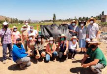 Pequeños agricultores de Melipilla y Pirque aprenden a elaborar sus propias vermicomposteras para procesar residuos orgánicos.