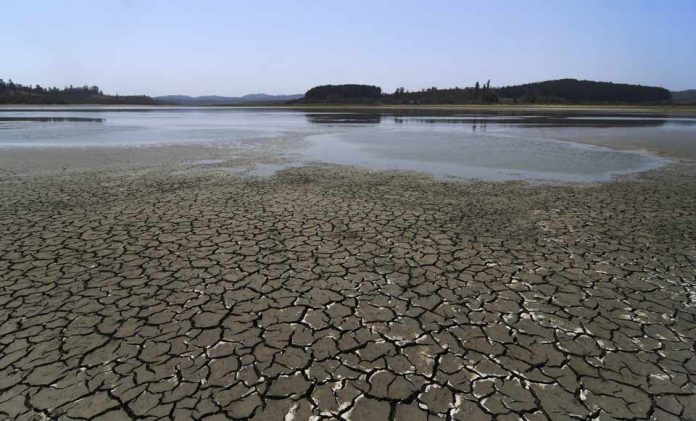 trasladar agua de sur a norte y de costa al interior
