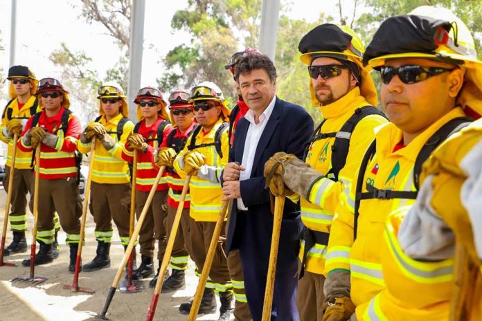 Minagri y MOP presentan plan de 3.200 kilómetros de cortafuegos