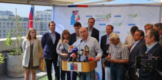 Pese a acuerdo de camioneros de Valparaíso, Fedefruta denuncia que se está impidiendo el paso de contenedores en los puertos