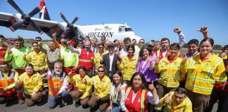 Ministros de Agricultura y del MOP presentan nuevo avión C-130 de Conaf que operará en renovada pista en Región del Biobío