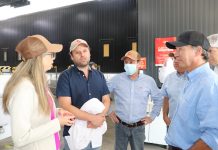 Embajadora de Estados Unidos en Chile visita la industria de la fruta fresca de exportación Embajadora de Estados Unidos en Chile visita la industria de la fruta fresca de exportación