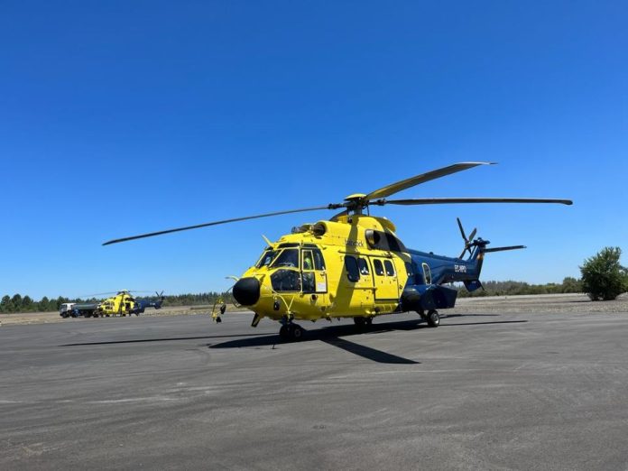 Helicópteros Superpuma aterrizan en Chile para combatir incendios forestales
