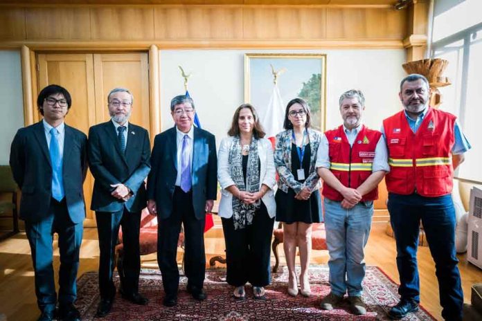 Canciller Urrejola y CONAF reciben donación de Japón para combatir incendios forestales