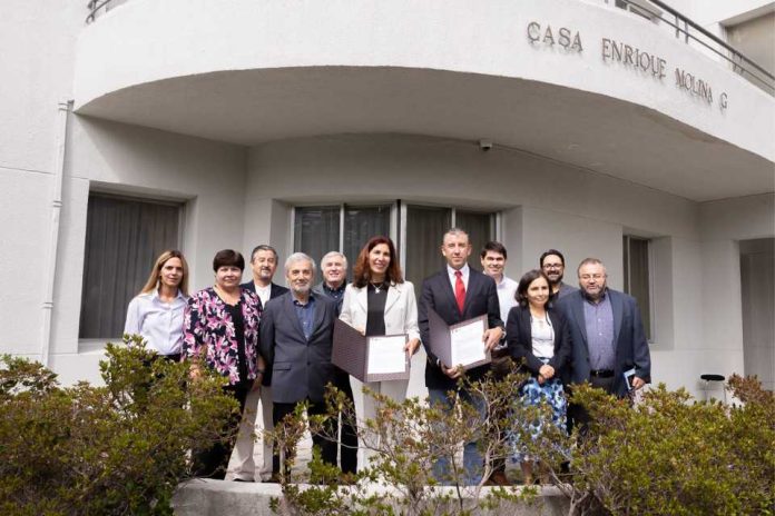 INCAR y AquaChile buscan fortalecer la investigación científica en la Industria del Salmón en Chile