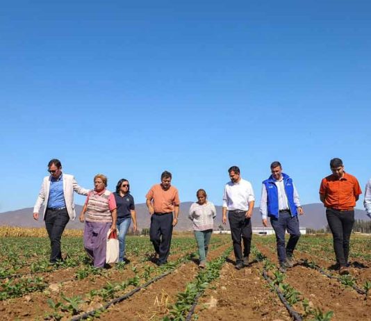 Ministro Valenzuela releva importancia de proyectos de riego en la región de Coquimbo y conoce detalles del programa para la siembra de nubes 