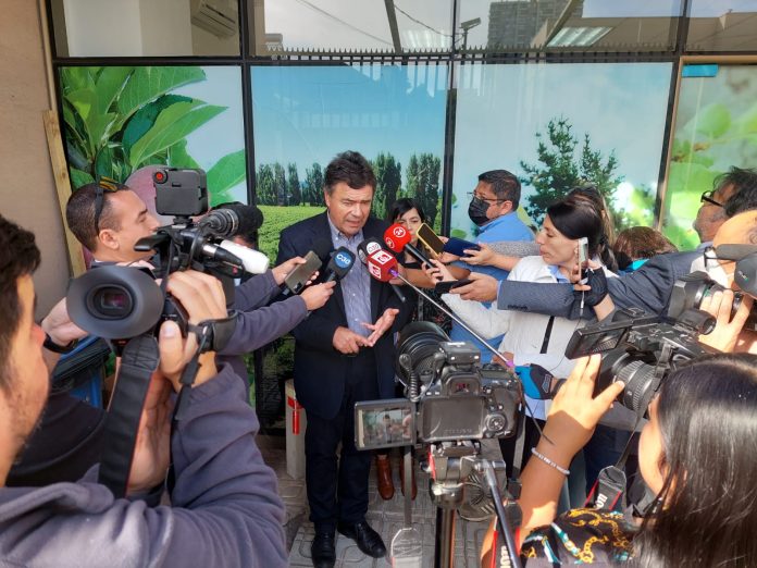 Influenza Aviar Ministro Valenzuela informa de 20 casos de traspatio en la región del Maule
