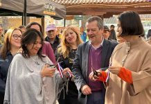 Agricultores de La Pintana y sus productos frescos se encuentran con sus vecinos en nuevo Mercado Campesino INDAP