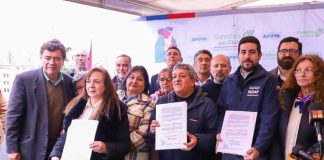 Ministerio de Agricultura firma decreto de emergencia agrícola entre regiones de Valparaíso y Biobío