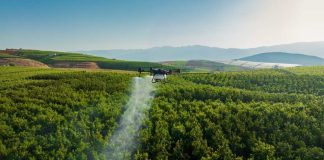 Dron especializado para la industria agropecuaria y forestal que se puede operar desde un celular
