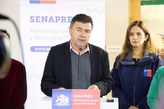 Ministro Valenzuela informó estimación preliminar de 100 mil hectáreas agrícolas afectadas directamente por sistema frontal