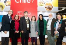 Andrea García, directora de Odepa, participó en la inauguración de Apimondia