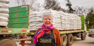 Agricultores de Talagante y Melipilla reciben 52 toneladas de compost para recuperar cultivos tras inundaciones