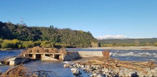 Regantes del Río Ñuble exponen crítica situación de los agricultores a parlamentarios de la región