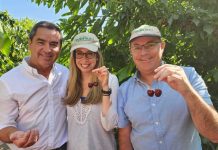 Productores de fruta enseñan el “viaje de la cereza” a la Embajadora de Estados Unidos en Chile