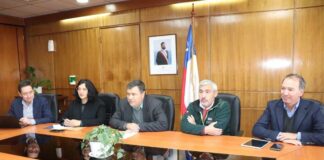 Ministro de Agricultura se reúne con Directorio de Frutas de Chile para analizar la situación fitosanitaria en el país