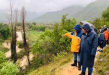 Ministro Valenzuela llega hasta sector Millahue en San Vicente de Tagua Tagua y pide a vecinos evacuar ante inminente colapso de tranque
