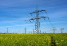 Experto entrega consejos para enfrentar el aumento en las tarifas eléctricas en las grandes empresas