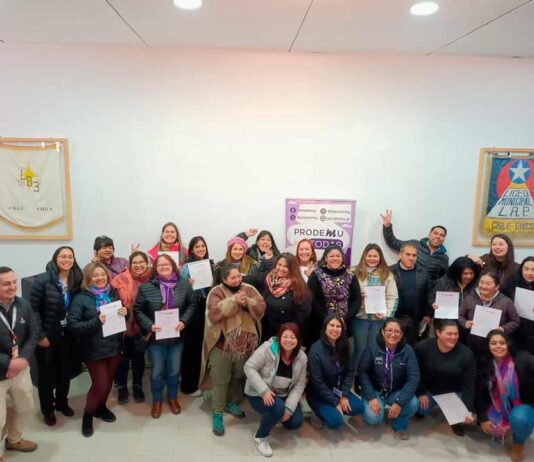 PRODEMU capacita a mujeres de Chile Chico  con taller denominado "Juntas Crecemos"