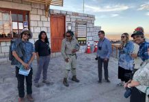 Chilenos son pioneros en el estudio de comunidades microbianas en el Desierto de Atacama que explican el origen de la vida en el mundo