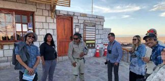 Chilenos son pioneros en el estudio de comunidades microbianas en el Desierto de Atacama que explican el origen de la vida en el mundo