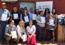 Crianceros caprinos de Tiltil reciben certificados y equipamiento para mejorar sus procesos