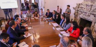 Ministro Valenzuela encabeza sesión del comité agroexportador y destaca buenas cifras de crecimiento de las exportaciones silvoagropecuarias en 2024