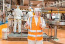 Jóvenes formados en liceos técnicos ingresan al mundo laboral sin dejar sus estudios gracias a Ley de Estatuto Joven