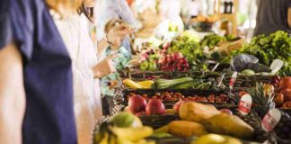 Ministro Valenzuela destaca alza acotada de frutas y hortalizas frescas en los últimos doce meses tras IPC de marzo