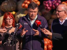 Ministro Valenzuela destaca baja de hasta un 50% en el precio de los cítricos durante estas semanas Ministro Valenzuela destaca baja de hasta un 50% en el precio de los cítricos durante estas semanas