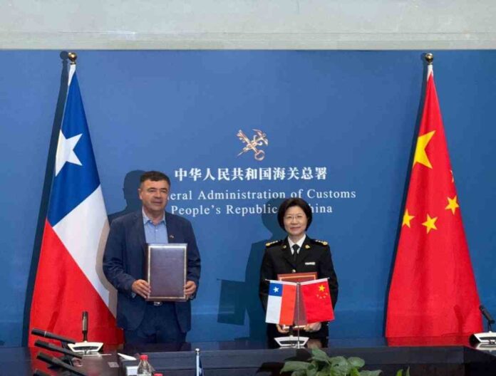 Ministro Valenzuela llamó a intensificar el intercambio académico y científico en visita a la Academia China de Ciencias Agrícolas