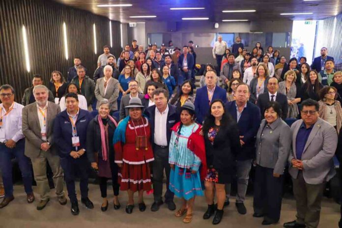 Ministro de Agricultura participa en histórico encuentro de ganadería camélida