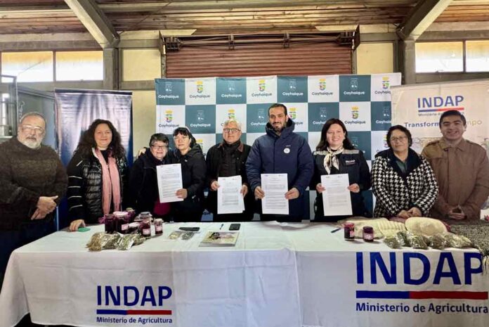 Agricultura y Municipalidad de Coyhaique firman convenio para implementar primera Tienda Mundo Rural de la región
