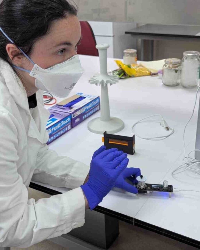 Científicos en Chile crean reactivos y equipos de biotecnología de bajo costo para escuelas y laboratorios
