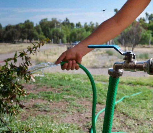 Desalinizador CCTVal busca generar tres mil litros de agua diarios en zonas rurales 