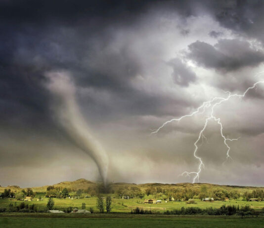 Para enfrentar tornados o lluvias: ¿Cómo prevenir la seguridad eléctrica del hogar ante fenómenos meteorológicos?