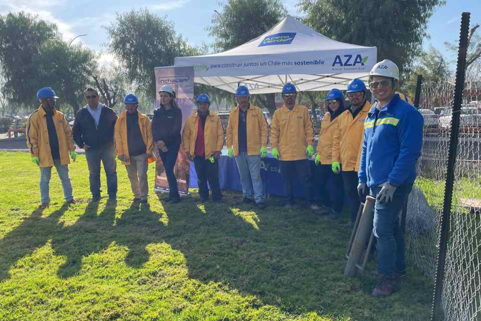 Exitosa capacitación conjunta entre Aceros AZA e Inchalam sobre instalación de Postes AZA