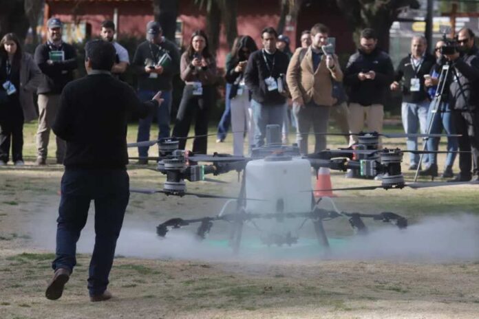 DJI Agras T100 el dron con capacidad de carga de hasta 100 kilos