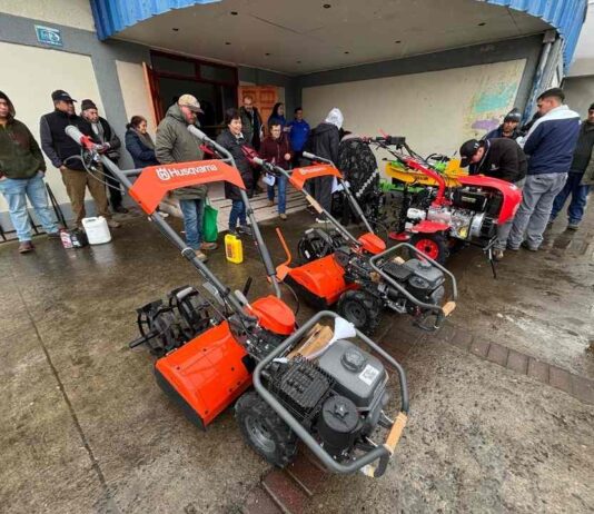 INDAP Biobío entregó equipamiento agrícola a 19 pequeños productores del Prodesal de Tucapel