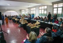 CONAF colabora en la articulación interinstitucional para el manejo sustentable de fibras vegetales en la artesanía tradicional