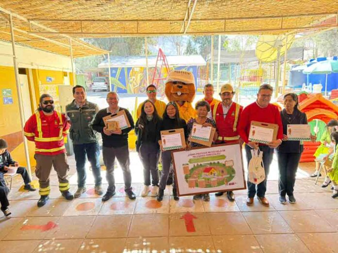 CONAF capacitó a docentes de Lluta para enfrentar riesgos de incendios forestales