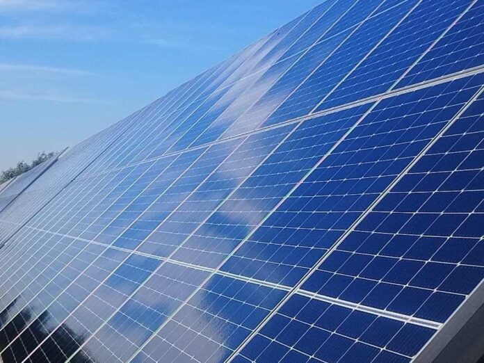 Cómo elegir el sistema solar adecuado para tu empresa